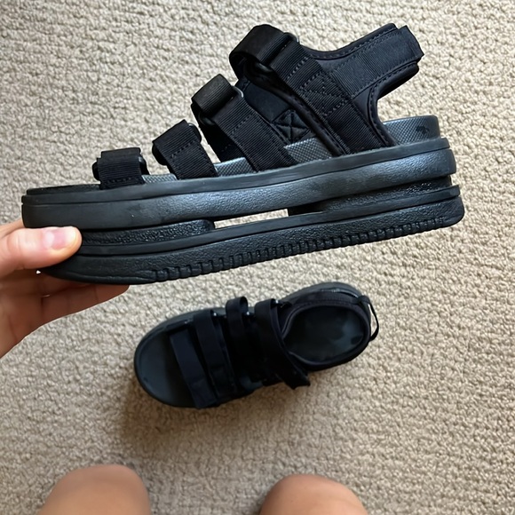 Nike Black Platform Sandals - Picture 2 of 3